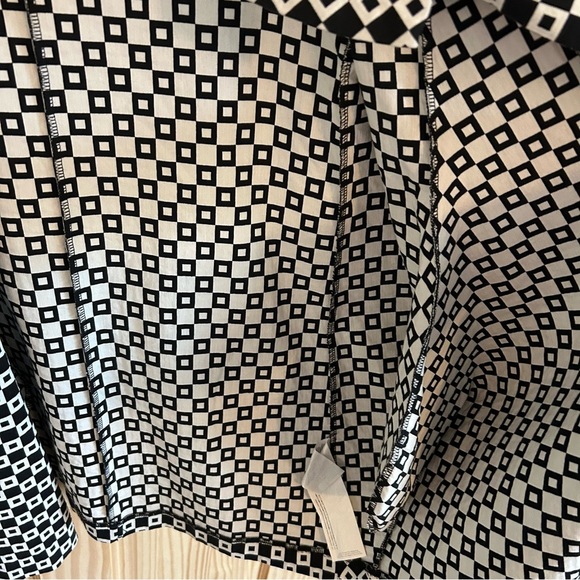 Joseph Ribkoff Cubic Peacoat. Size 4. - Picture 11 of 15